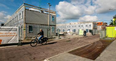 Nieuwbouw met fietsers