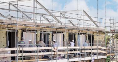 Bouwvakkers aan de slag met nieuwbouw in Kockengen