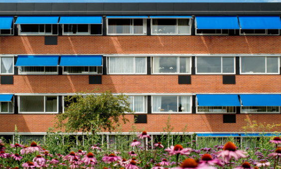 huizen met zonnewering