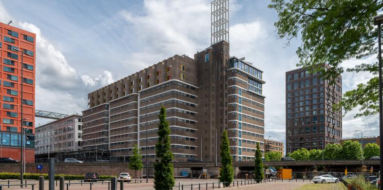 Veemgebouw met optopwoningen