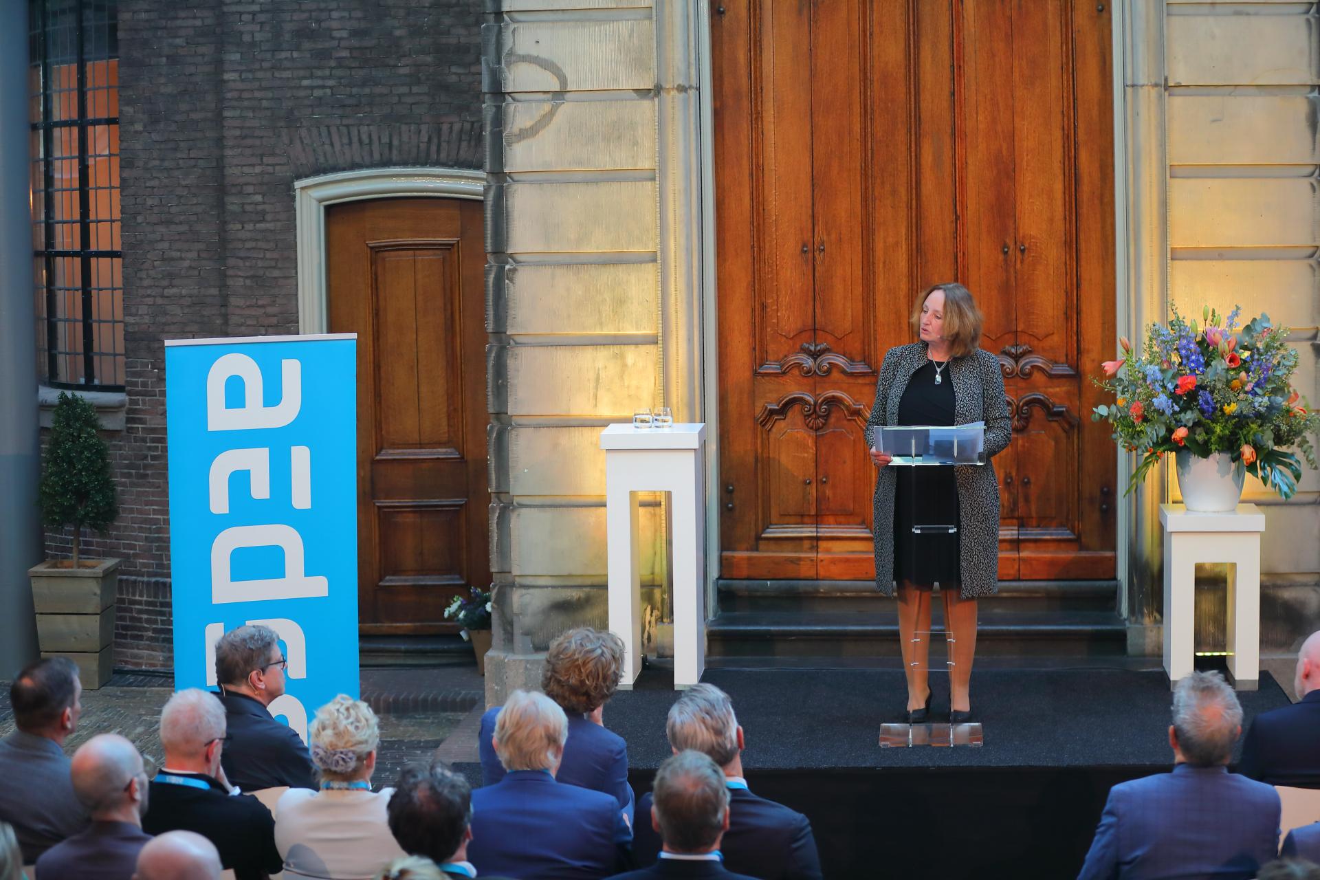 Liesbeth Spies opent Waarde van Wonen lezing